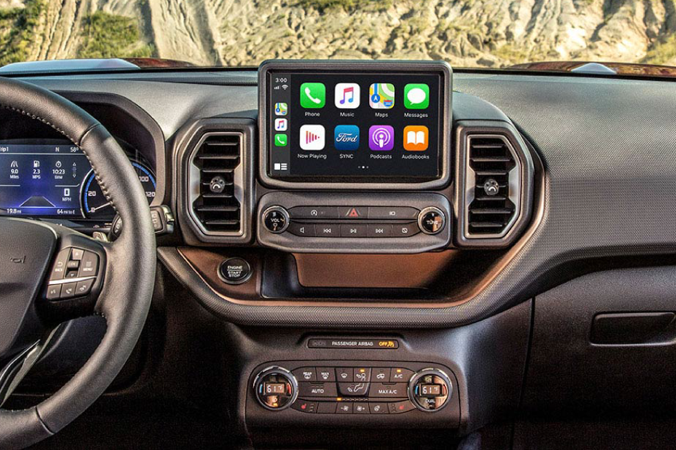 Apple CarPlay y Android Auto en pantalla de 8”